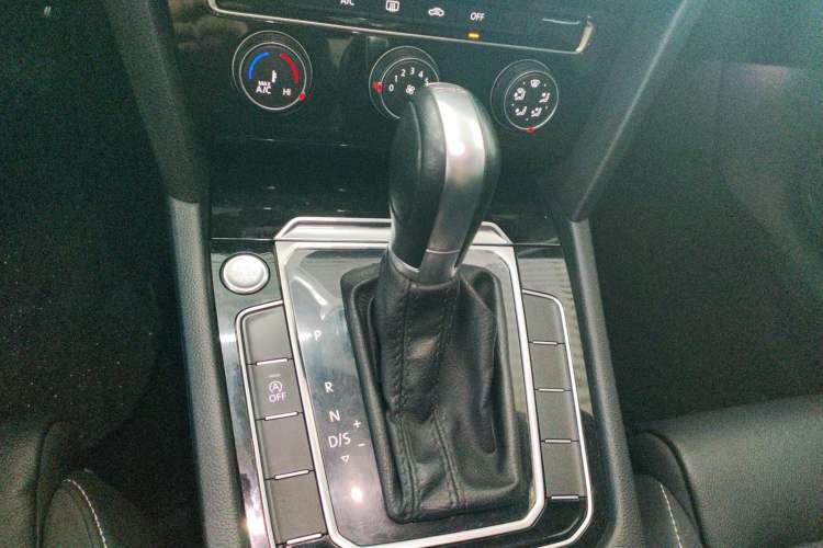 Used Volkswagen Magotan 2020 280TSI DSG Comfort Edition Gear Lever