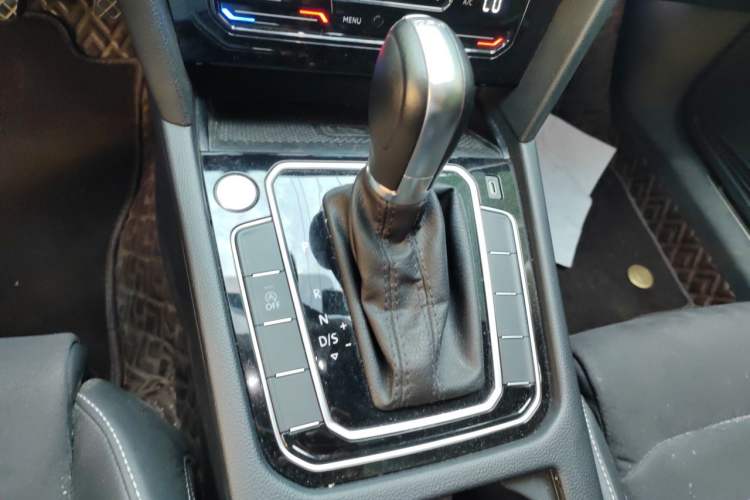 Used Volkswagen Magotan 2020 330TSI DSG Luxury Edition Gear Lever