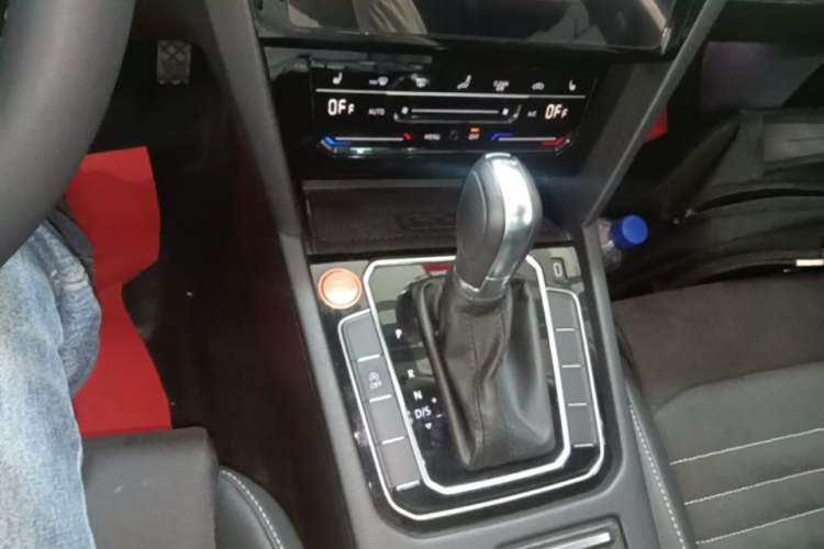 Used Volkswagen Magotan 2020 330TSI DSG Luxury Edition Gear Lever
