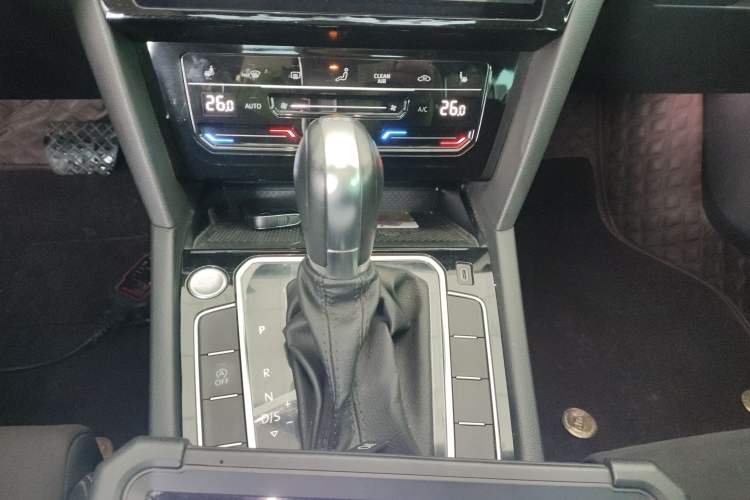 Used Volkswagen Magotan 2020 330TSI DSG Luxury Edition Gear Lever