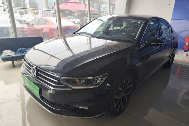 Ojetý Volkswagen Magotan 2020 330TSI DSG Leading Model