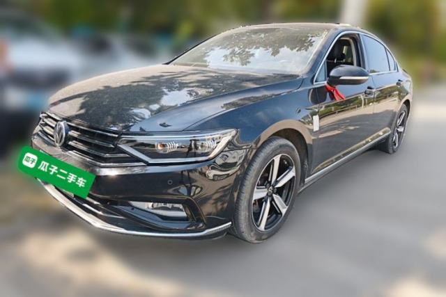 Ojetý Volkswagen Magotan 2020 330TSI DSG Leading Model