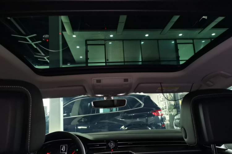 Used Volkswagen Magotan 2020 330TSI DSG Leading Model Headliner