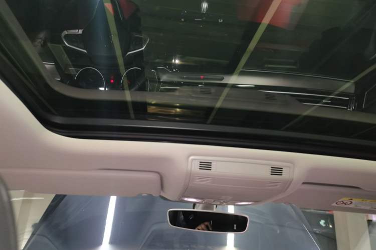 Used Volkswagen Magotan 2020 330TSI DSG Leading Model Headliner