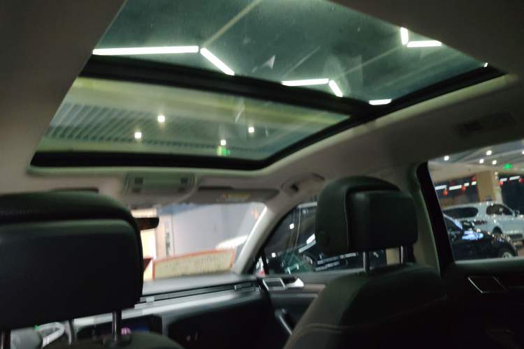 Used Volkswagen Magotan 2020 330TSI DSG Leading Model Headliner