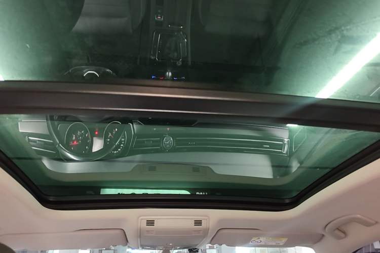Used Volkswagen Magotan 2020 330TSI DSG Leading Model Headliner