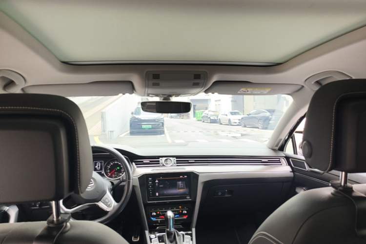 Used Volkswagen Magotan 2020 330TSI DSG Leading Model Headliner