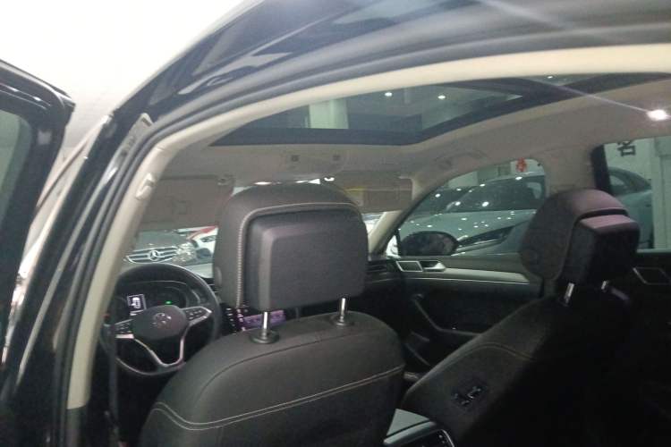 Used Volkswagen Magotan 2020 330TSI DSG Leading Model Headliner