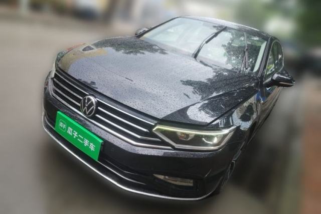 Ojetý Volkswagen Magotan 2020 330TSI DSG Leading Model
