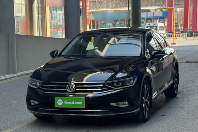 Ojetý Volkswagen Magotan 2020 330TSI DSG Leading Model