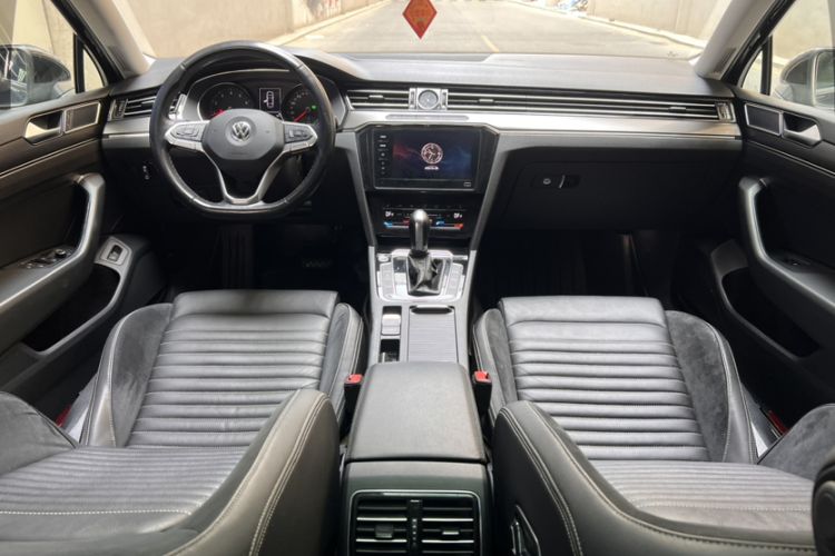 Used Volkswagen Magotan 2020 330TSI DSG Leading Model Interior 1