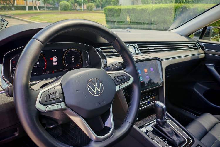 Used Volkswagen Magotan 2020 330TSI DSG Leading Model Interior 1