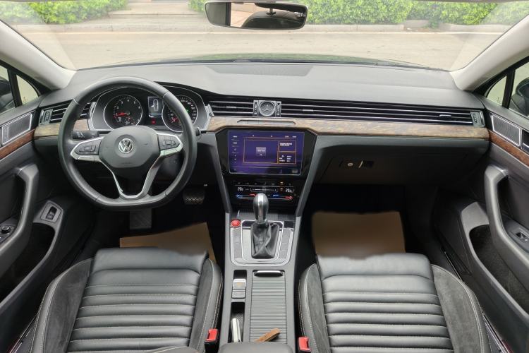 Used Volkswagen Magotan 2020 330TSI DSG Leading Model Interior 1