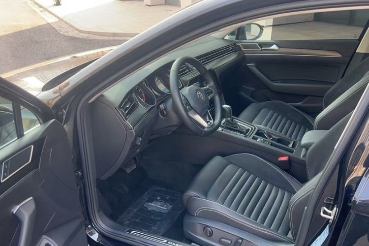 Used Volkswagen Magotan 2020 330TSI DSG Leading Model Interior 1