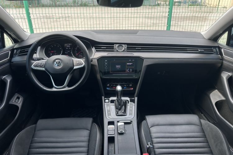 Used Volkswagen Magotan 2020 330TSI DSG Leading Model Interior 1