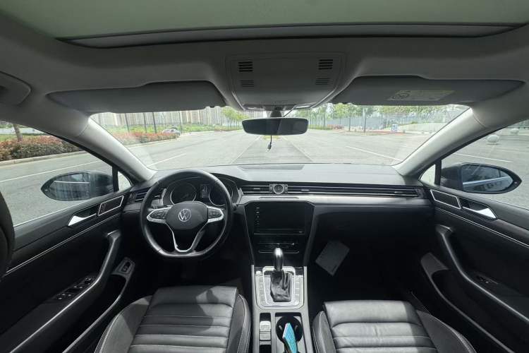 Used Volkswagen Magotan 2020 330TSI DSG Leading Model Interior 1