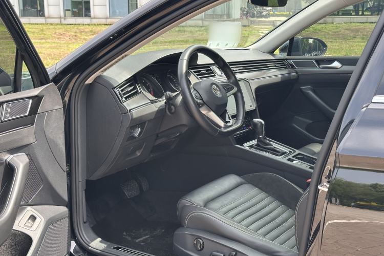 Used Volkswagen Magotan 2020 330TSI DSG Leading Model Interior 1
