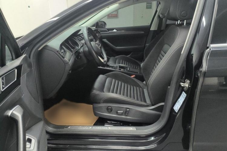 Used Volkswagen Magotan 2020 330TSI DSG Leading Model Interior 1