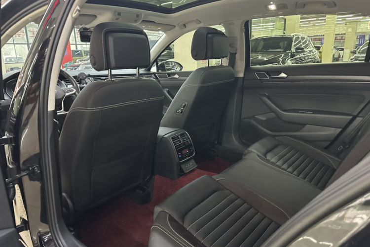 Used Volkswagen Magotan 2020 330TSI DSG Leading Model Interior 1