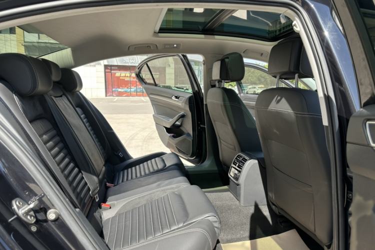 Used Volkswagen Magotan 2020 330TSI DSG Leading Model Interior 11