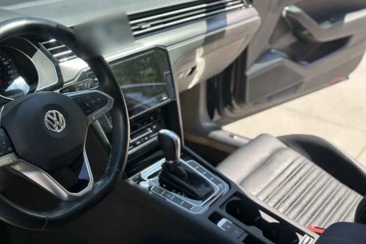 Used Volkswagen Magotan 2020 330TSI DSG Leading Model Interior 12