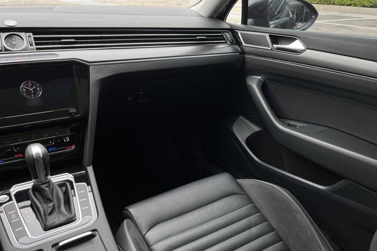 Used Volkswagen Magotan 2020 330TSI DSG Leading Model Interior 13