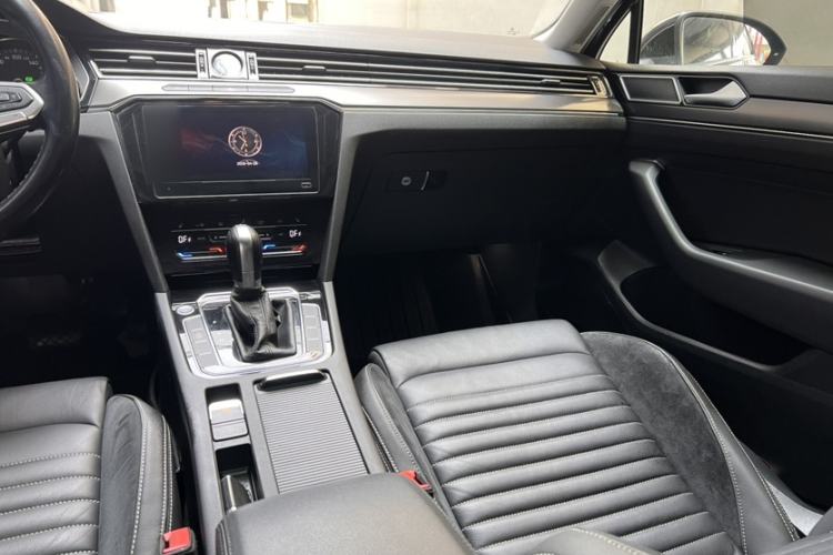 Used Volkswagen Magotan 2020 330TSI DSG Leading Model Interior 2