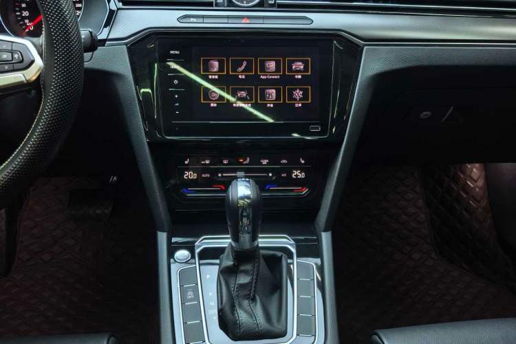 Used Volkswagen Magotan 2020 280TSI DSG Leading Edition Interior 2