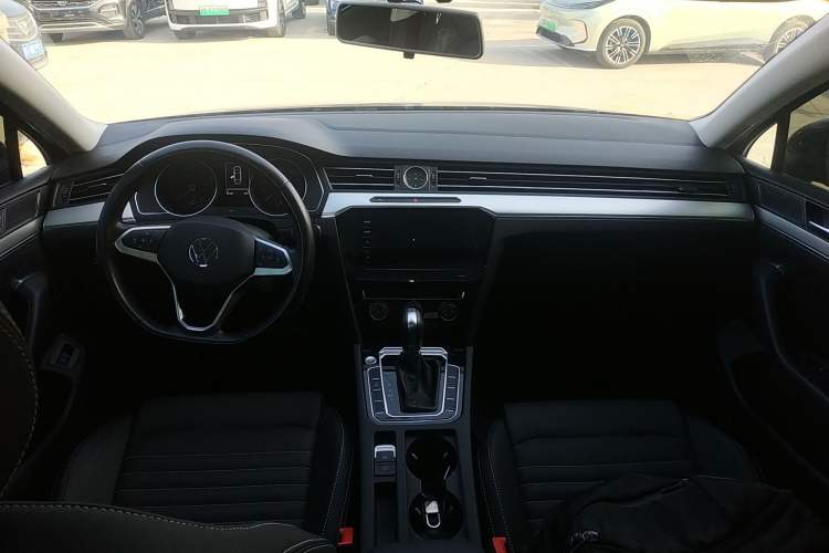 Used Volkswagen Magotan 2020 280TSI DSG Comfort Edition Interior 2