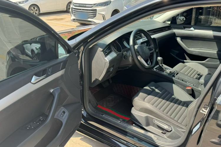 Used Volkswagen Magotan 2020 280TSI DSG Comfort Edition Interior 2