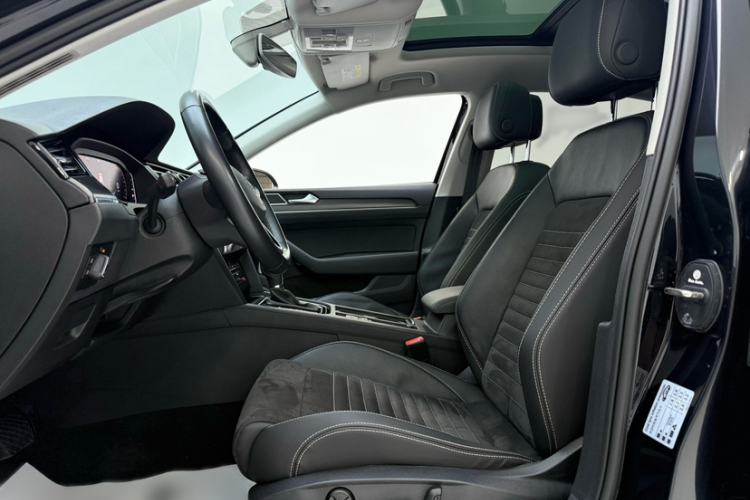 Used Volkswagen Magotan 2020 330TSI DSG Luxury Edition Interior 2