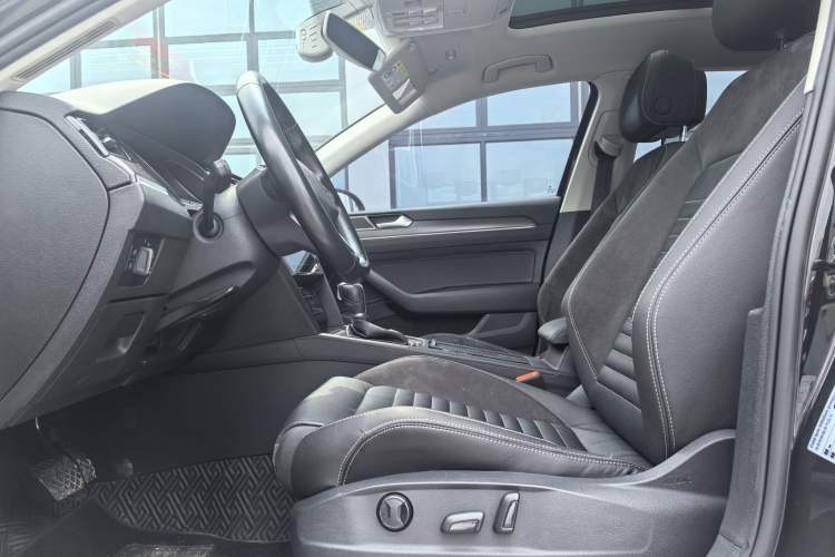 Used Volkswagen Magotan 2020 330TSI DSG Leading Model Interior 2