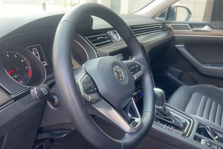 Used Volkswagen Magotan 2020 330TSI DSG Leading Model Interior 2