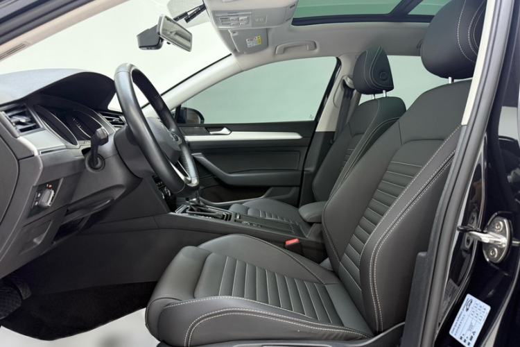 Used Volkswagen Magotan 2020 280TSI DSG Comfort Edition Interior 2