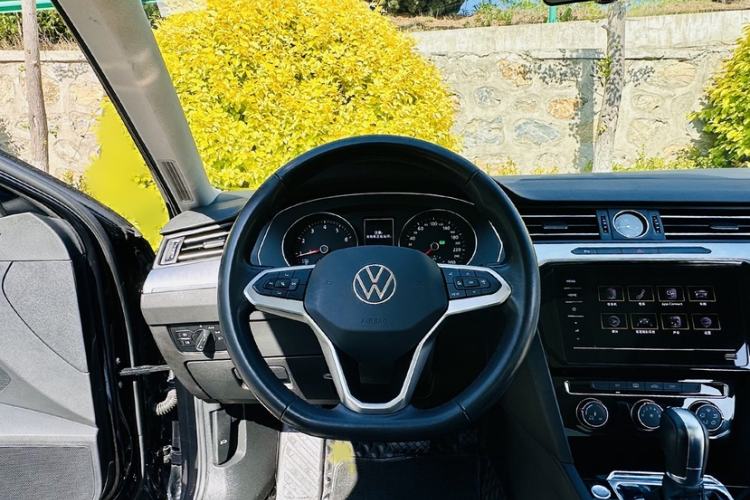 Used Volkswagen Magotan 2020 280TSI DSG Comfort Edition Interior 2