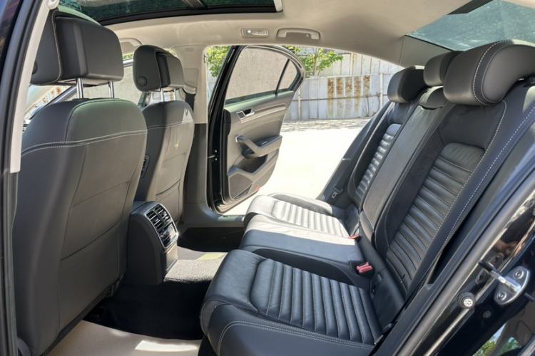 Used Volkswagen Magotan 2020 330TSI DSG Leading Model Interior 2