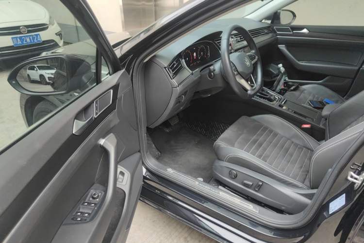 Used Volkswagen Magotan 2020 380TSI DSG Luxury Version Interior 3