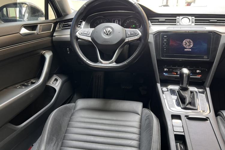 Used Volkswagen Magotan 2020 330TSI DSG Leading Model Interior 3