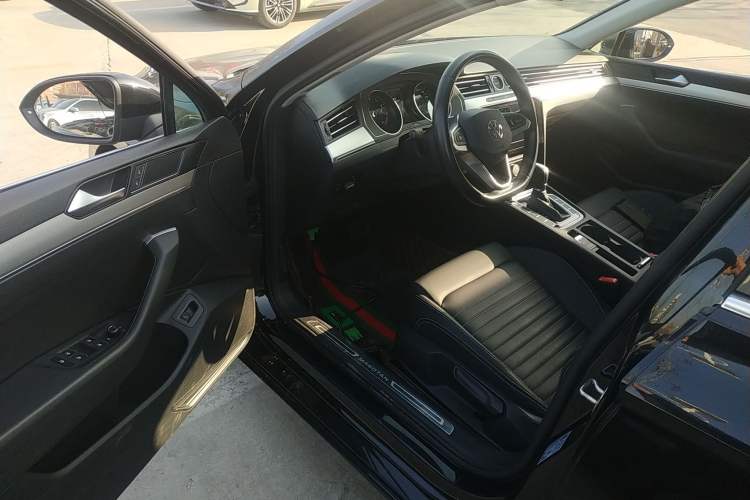 Used Volkswagen Magotan 2020 280TSI DSG Comfort Edition Interior 3