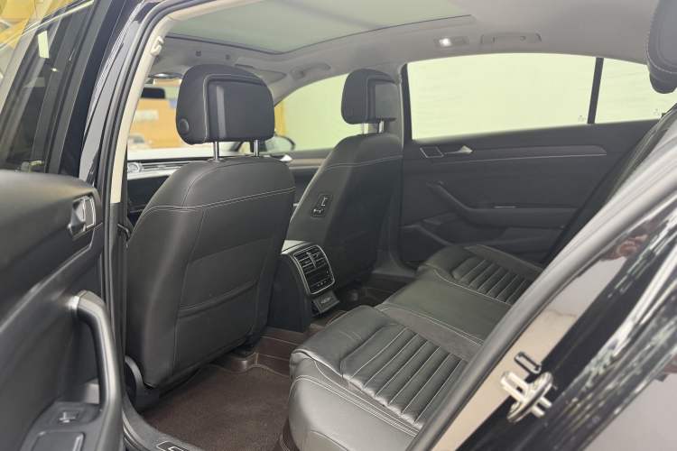 Used Volkswagen Magotan 2020 330TSI DSG Leading Model Interior 3