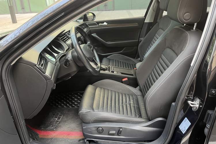 Used Volkswagen Magotan 2020 330TSI DSG Leading Model Interior 3