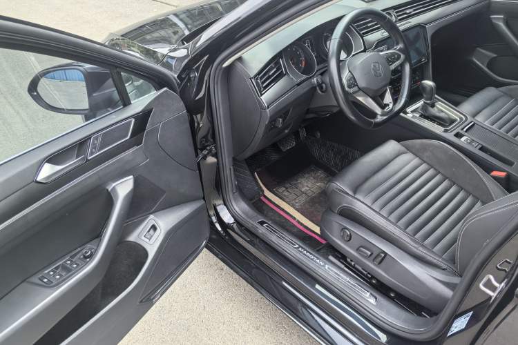 Used Volkswagen Magotan 2020 330TSI DSG Leading Model Interior 3