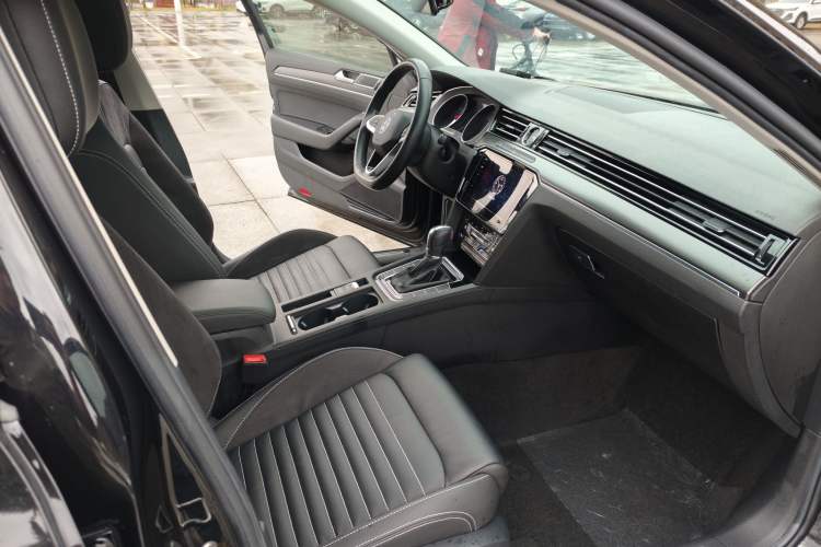 Used Volkswagen Magotan 2020 330TSI DSG Leading Model Interior 3
