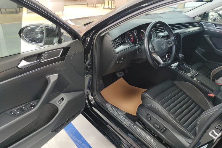 Used Volkswagen Magotan 2020 330TSI DSG Leading Model Interior 3
