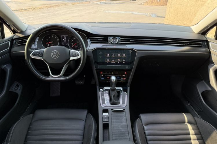 Used Volkswagen Magotan 2020 330TSI DSG Leading Model Interior 3