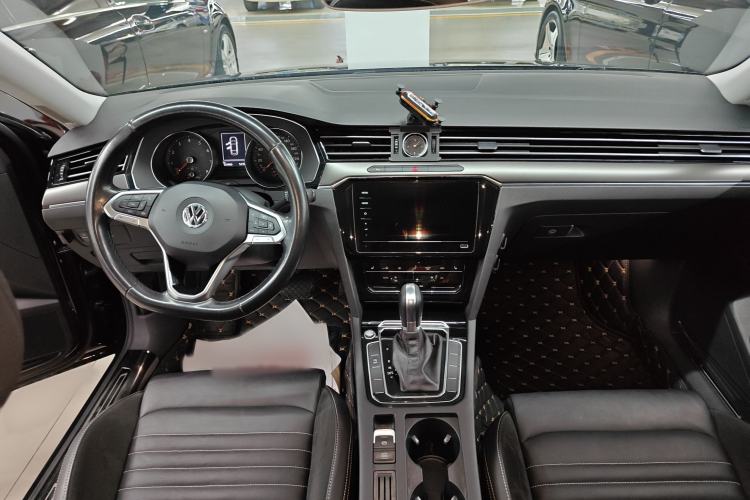 Used Volkswagen Magotan 2020 330TSI DSG Leading Model Interior 3