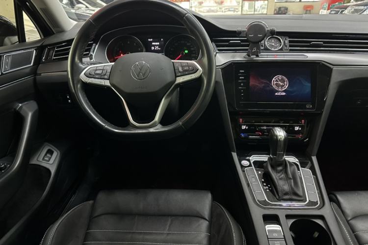 Used Volkswagen Magotan 2020 330TSI DSG Leading Model Interior 3