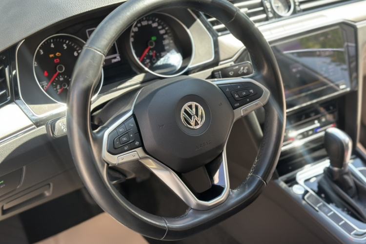 Used Volkswagen Magotan 2020 330TSI DSG Leading Model Interior 3
