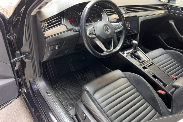 Used Volkswagen Magotan 2020 330TSI DSG Leading Model Interior 4