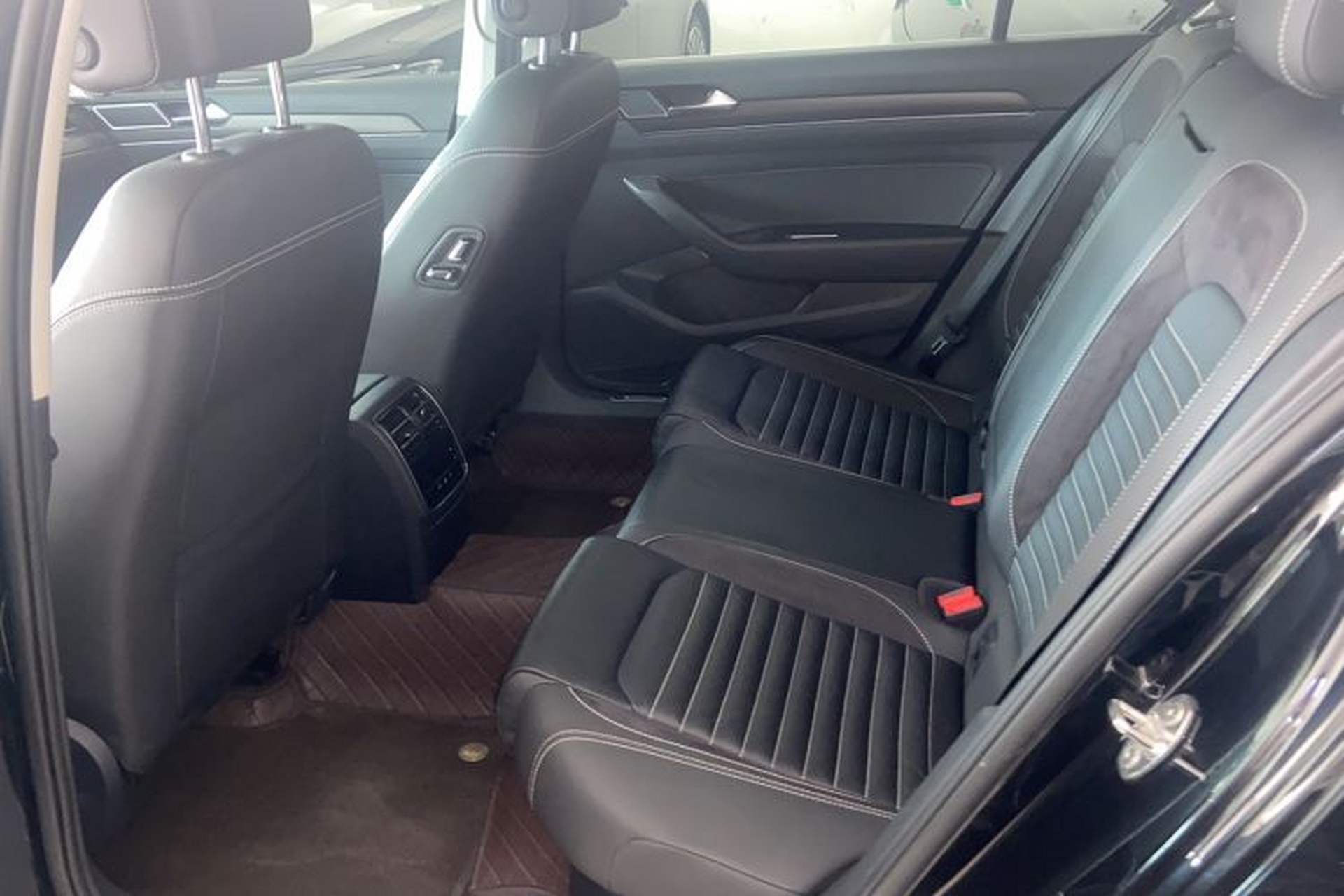 Used Volkswagen Magotan 2020 330TSI DSG Leading Model Interior 4